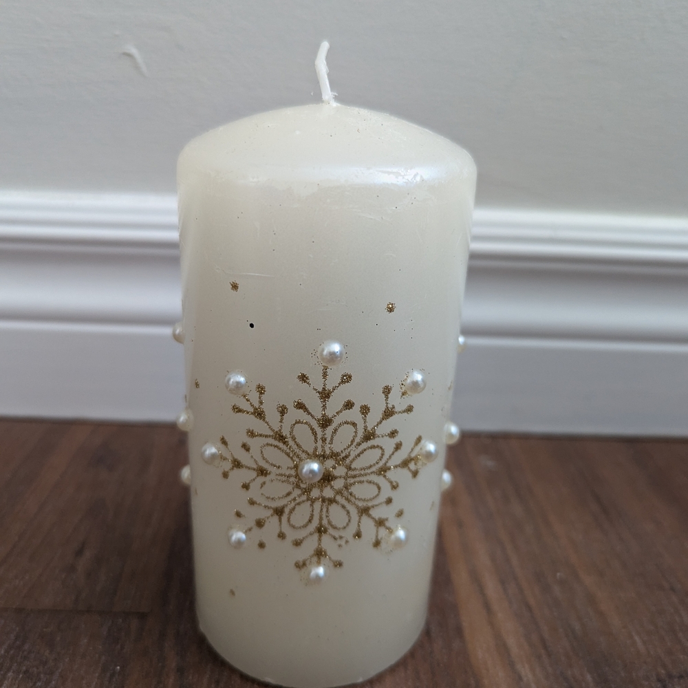 New Cream and Gold Decorative Candle